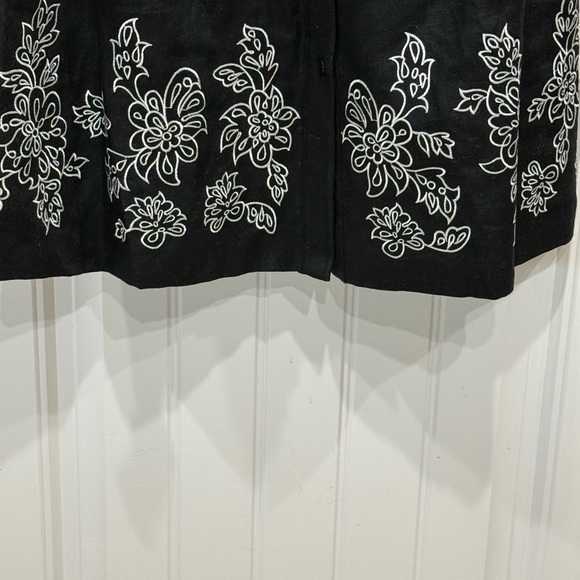 Oscar de la Renta Linen Black Midi Dress with White Floral Detail - Picture 4 of 5